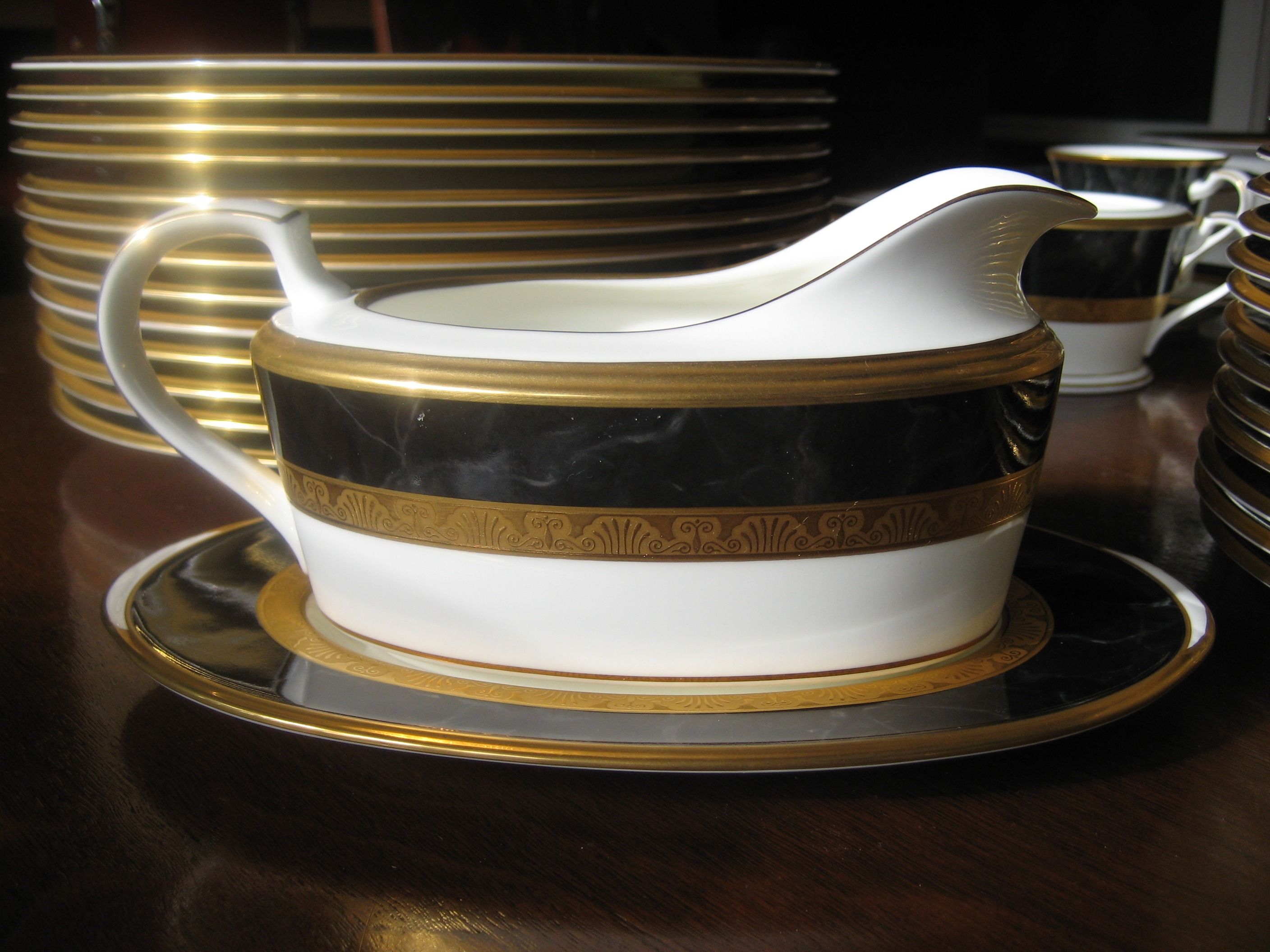 too much stuff i don't need $140 gravy boat