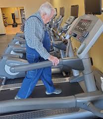 self absorbed senior citizen at the gym